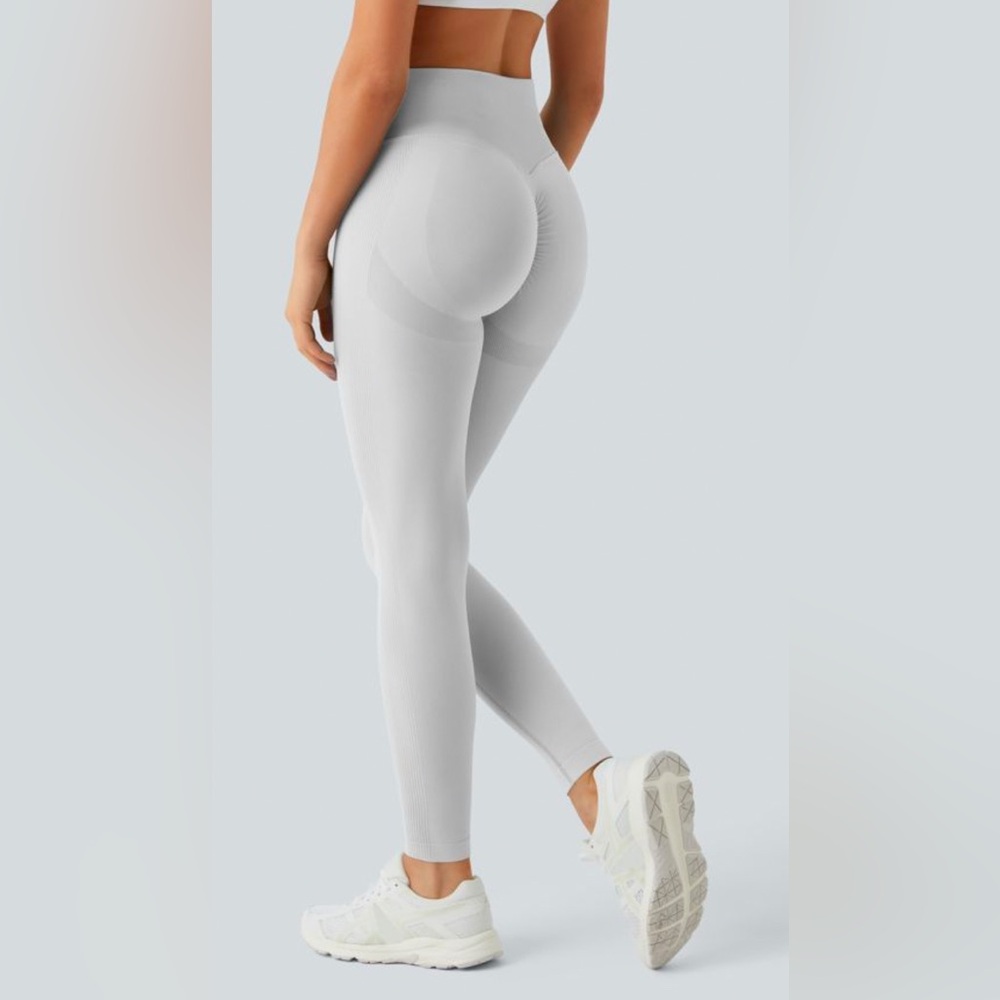 Halara seamless Leggings. Size small